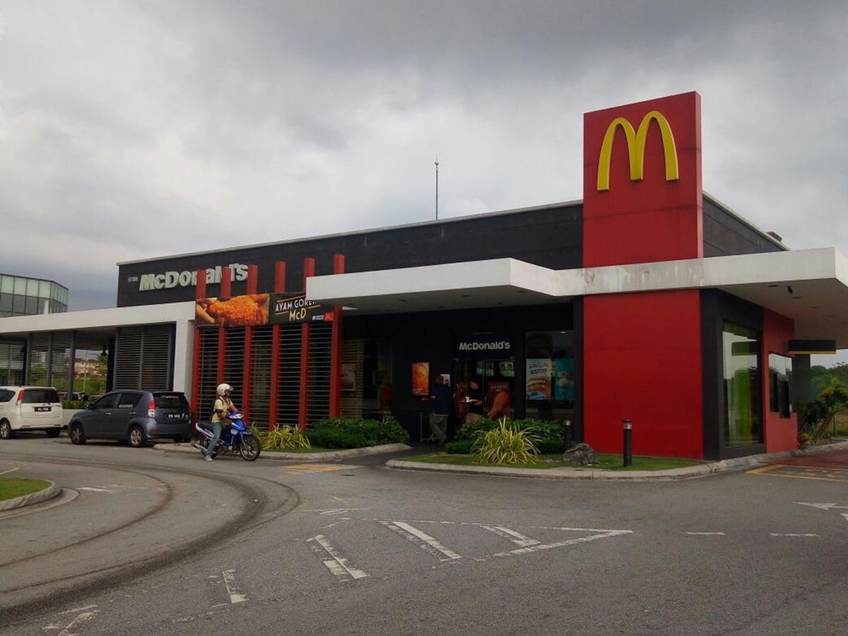 Hotel Zamburger Kota Warisan 雪邦 外观 照片